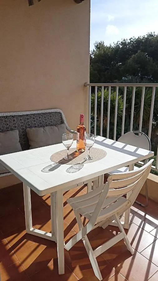 Les Cigales Bandolaises - Piscine - Terrasse vue mer - Parking privatif - Climatisation 0*, Bandol